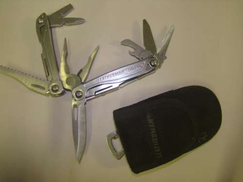 LEATHERMAN    MULTITOOL   `SIDEKICK `