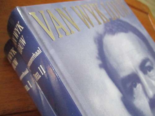 VAN WYK LOUW - 'N LEWENSVERHAAL. Deur JC Steyn. Twee Volume Stel