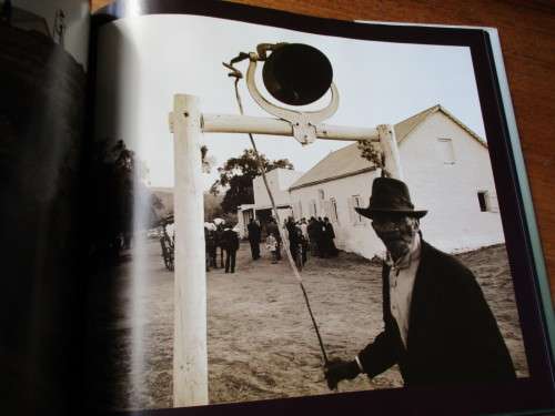 KAROO - PASTORAAL. Fotografiese Essay TOM BURGERS