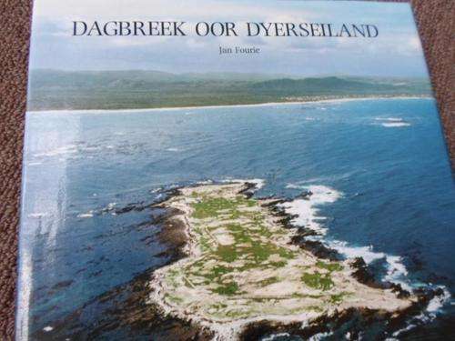 Geteken. DAGBREEK OOR DYERSEILAND. Jan Fourie