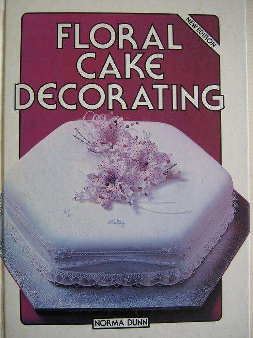 Floral Cake decorating. Norma Dunn