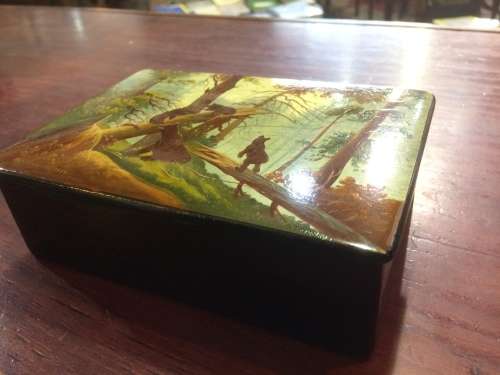 RUSSIAN LACQUER TRINKET BOX