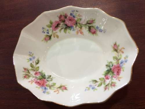 ROYAL ALBERT 'MOSS ROSE' BASKET AND BOWL