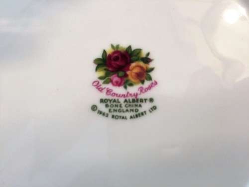 ROYAL ALBERT 'OLD COUNTRY ROSES' TEAPOT