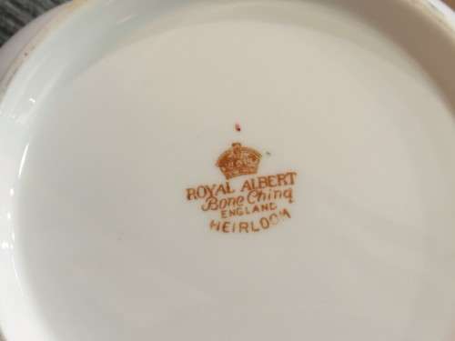 ROYAL ALBERT 'HEIRLOOM' SUGAR BOWL