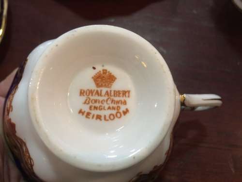 ROYAL ALBERT 'HEIRLOOM' TRIO