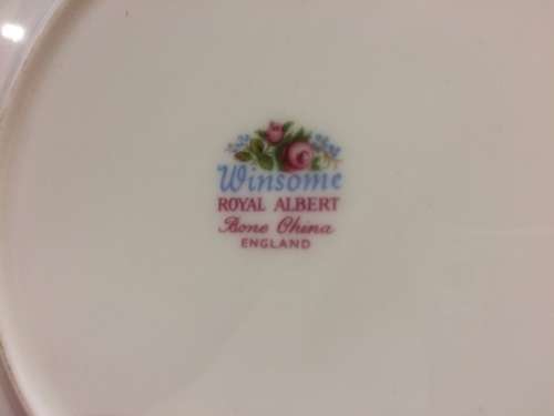 SET OF 7 ROYAL ALBERT 'WINSOME' CAKE PLATES
