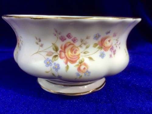 ROYAL ALBERT 'PEACH ROSE' SUGAR BOWL
