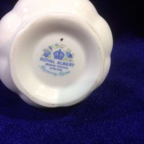 ROYAL ALBERT `MEMORY LANE` CREAMER