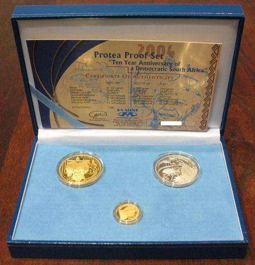 2004 10 Years Of Democracy Set  3 Coin Set 24 Carat Solid Gold.SA Mint Certificate Of Authenticity