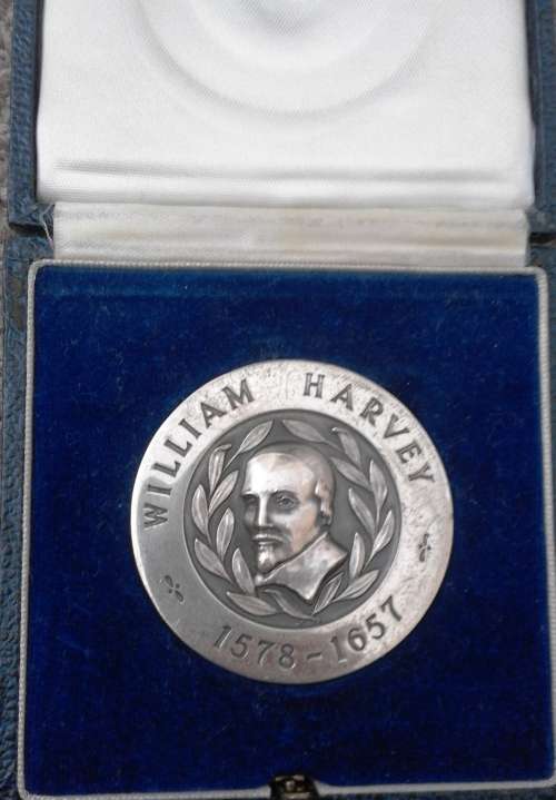 Mixed coins, medals and notes