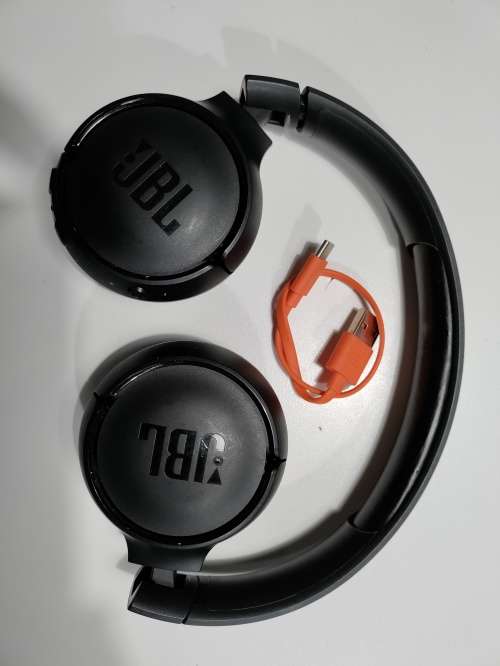 JBL T510BT On-Ear Wireless Bluetooth Headphones (in Good Condition)