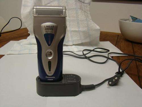 Panasonic ES8026 Wet and Dry Linear Drive Shaver - Magnetic Charge