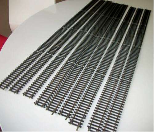 Hornby OO Scale R603 Straight Track X 20 (70 cm)