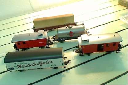 5 X Marklin HO Wagons: 2 Staff and 3 Freight