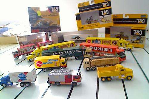 15 HO scale trucks and construction equipment - vehicles - 1:87