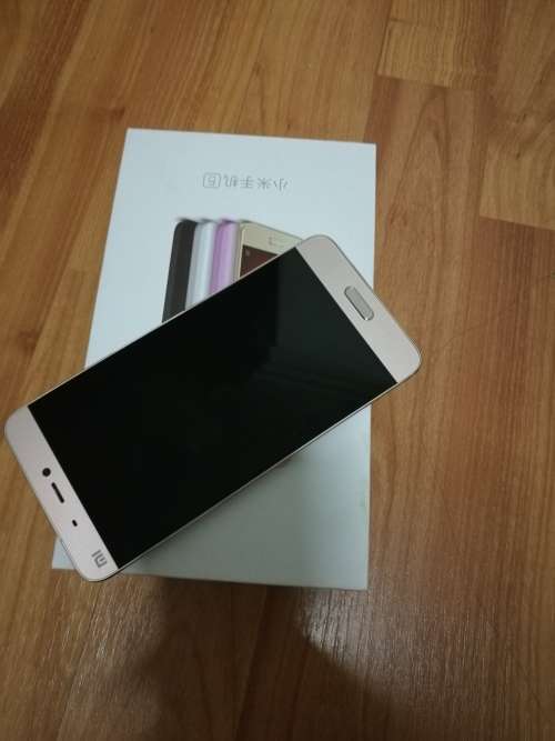 Xiaomi Mi5 32GB Gold