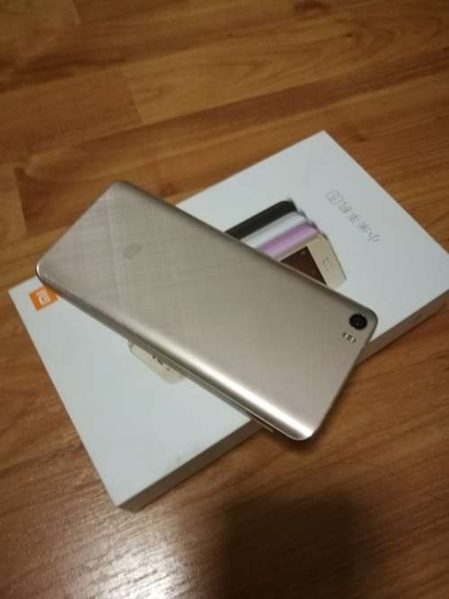 Xiaomi Mi5 32GB Gold
