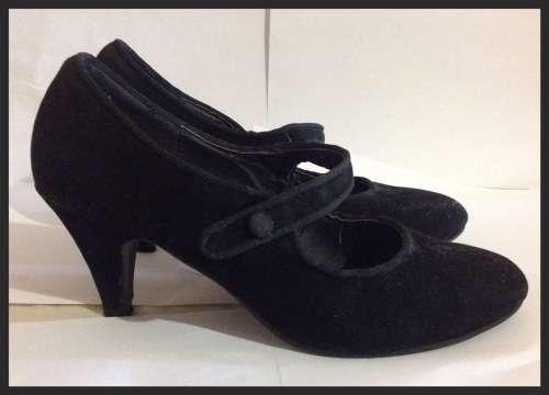 Ladies Black Suade Mary Jane Heels Size 5