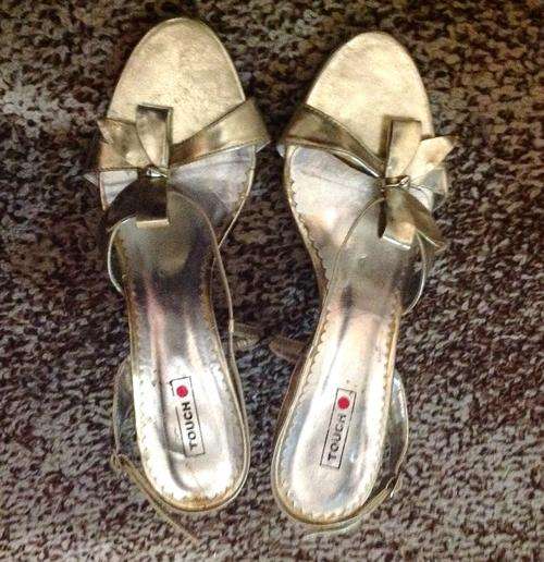 Ladies Gold Heels Size 6