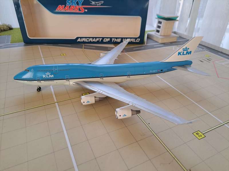 KLM 1/200 747-400 Plastic Model | Skymarks