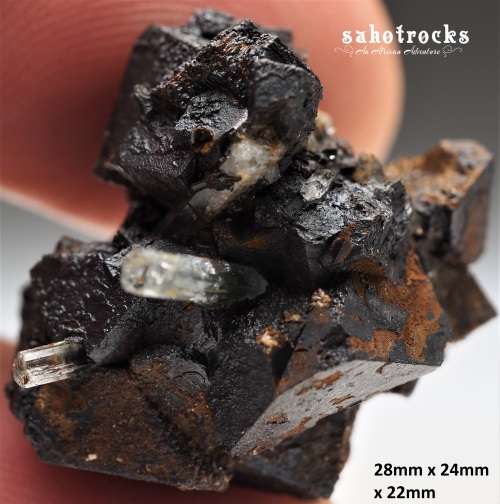 Aquamarine and Goethite pseudomorph after Magnetite - Erongo mountain, Namibia