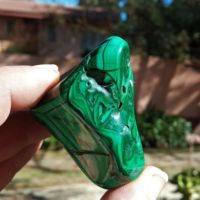 Malachite palm stone pyramid 4 x 6 x 4 cm- DR Congo, Africa - PLEASE READ DESCRIPTIONS
