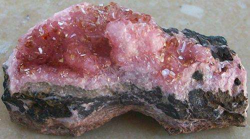 Kuruman rhodocrosite crystals on matrix-rsa-22g