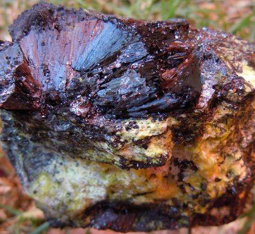 Kalahari manganese fields gaudefroyite, ettringite and braunite crystals on matrix-south africa-272g
