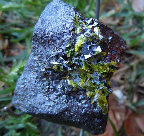 Kalahari manganese fields sturmanite and bixbyite crystals on matrix-south africa-117g