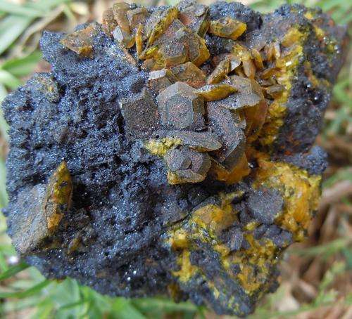 Kalahari manganese fields sturmanite and manganite crystals on matrix-south africa-90g