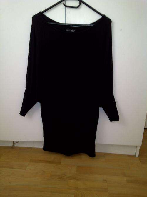 Black Longer Length Batwing Style Top Size XXL