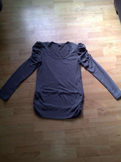 Grey YDE Puffed Sleeve Top Size Large