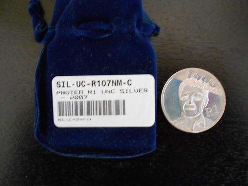 2007 NELSON MANDELA UNCIRCULATED SILVER R1 PROTEA WITH COA AND SAM BAG