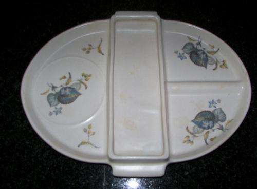 **REDUCED FURTHER**SYLVAC~SNACK DISH~MADE BY SYLVAC WARE~"BLUE LEAVES" PATTERN