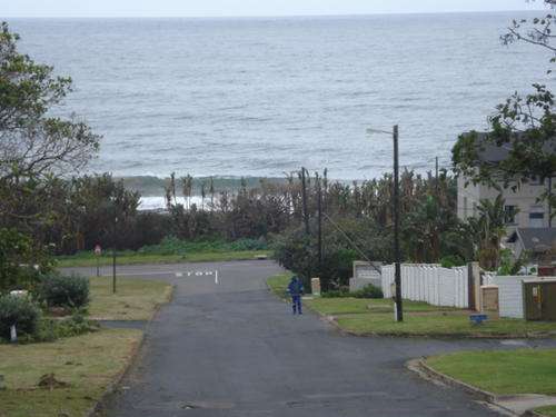 DECEMBER 5 DAYS ACCOMMODATION FOR 6/7 PEOPLE SHARING 3 BEDROOM HOUSE JUST 200 METERS TO THE SEA