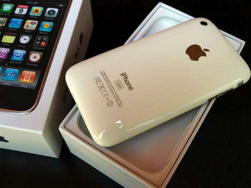 GENUINE APPLE iPHONE 3GS WITH 32GB MEMORY
