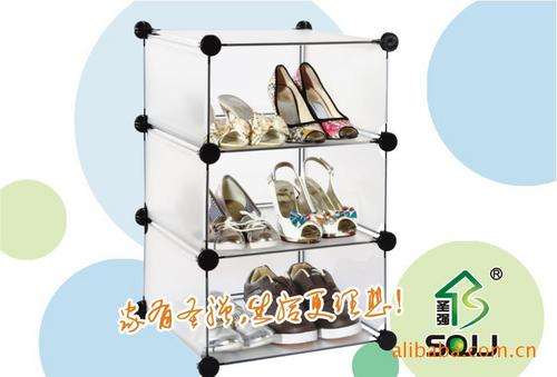 LARGE STORAGE UNIT WITH 3 COMPARTMENTS