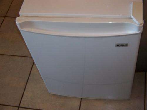 BAR FRIDGE AS NEW STANDS 600MM TALL