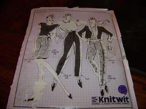 KNITWIT SEWING PATTERN 4000 - LADIES PANTS AND SHORTS