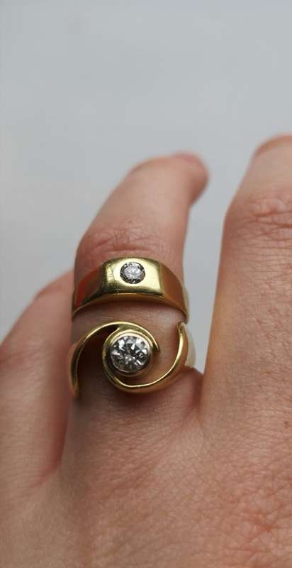 Diamond gold wedding rings