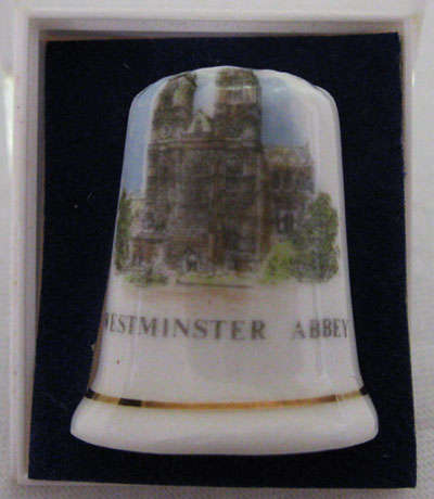 FINE BONE CHINA ~MADE IN ENGLAND~  THIMBLE * ~Take a Look~*