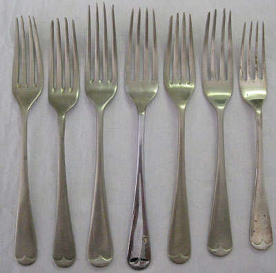 ASSORTMENT OF FORKS