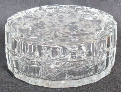 STUNNING GLASS TRINKET HOLDER