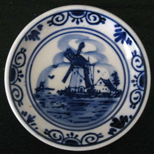 DELFT BLUE & WHITE COLLECTOR PLATE ~ HOLLAND