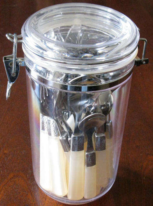 24 PIECE CUTLERY SET WITH HOLDER ~ STAINLESS STEEL