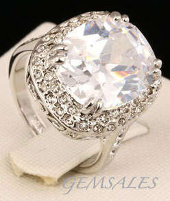 #NEW ARRIVAL# EXCEPTIONAL# SENSATIONAL# 8 CARAT SIMULATED DIAMOND RING-SIZE 7