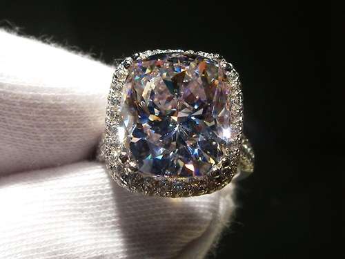 #NEW ARRIVAL# EXCEPTIONAL# SENSATIONAL# 8 CARAT SIMULATED DIAMOND RING-SIZE 6