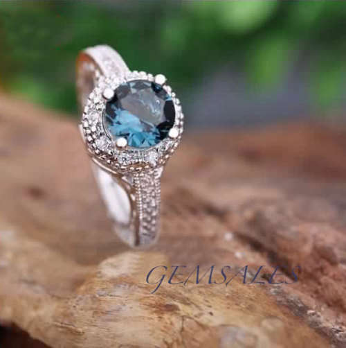 NEW ARRIVAL!  LONDON BLUE TOPAZ RING STAMPED S925 * SIZE 7 3/4 - P