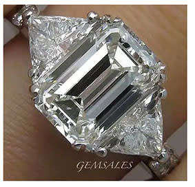 SPECTACULAR 4ct EMERALD CUT *2 X 1ct TRILLION SIDE STONES* S925      SIZE   8  -  Q  -  57mm